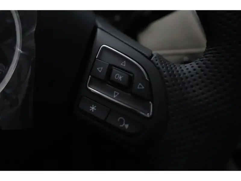 Discover undefined undefined Exterior Interior Images.Find all aspects and details of cars.