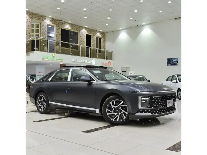 Discover undefined undefined Exterior Interior Images.Find all aspects and details of cars.