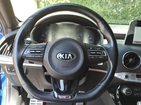 Kia Stinger 2.0T 255 PS 2021