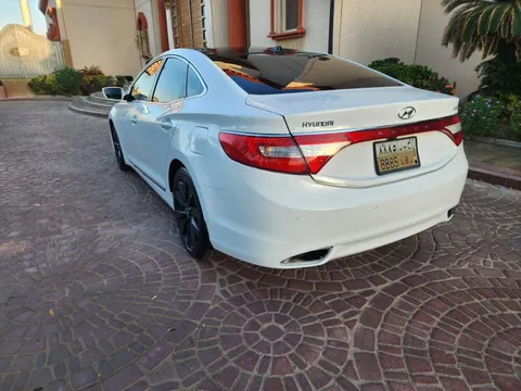 Discover undefined undefined Exterior Interior Images.Find all aspects and details of cars.