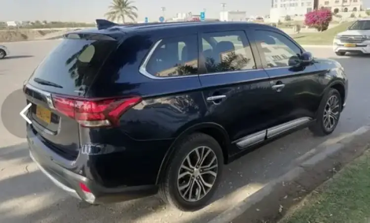 mitsubishi mitsubishi-outlander image Mitsubishi Outlander 3.0L GLS (7-Seater) 2018