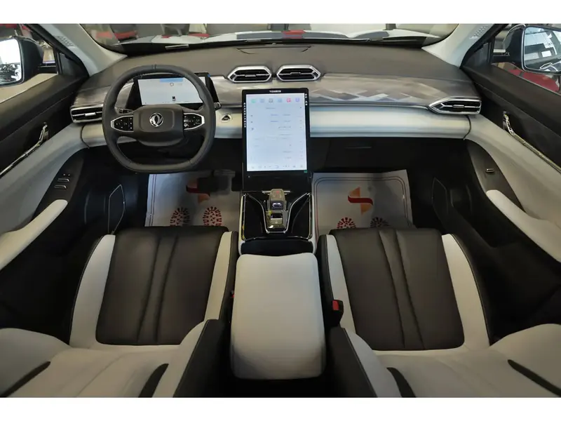 Discover undefined undefined Exterior Interior Images.Find all aspects and details of cars.