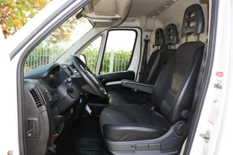 Peugeot Boxer 2.2L Diesel (L4H3) 2022
