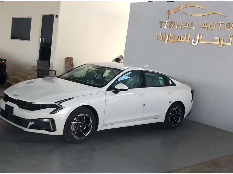 Discover undefined undefined Exterior Interior Images.Find all aspects and details of cars.
