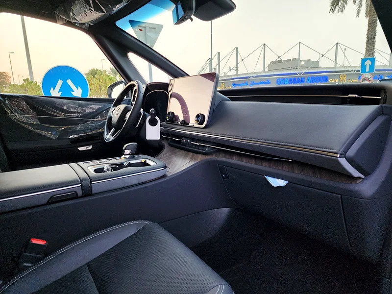 Lexus LM 2024