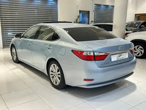 Lexus ES 350 4 door 3.5L 2014