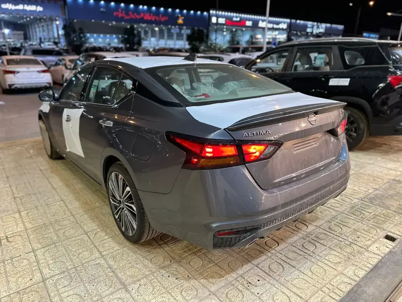 Nissan Altima 2024