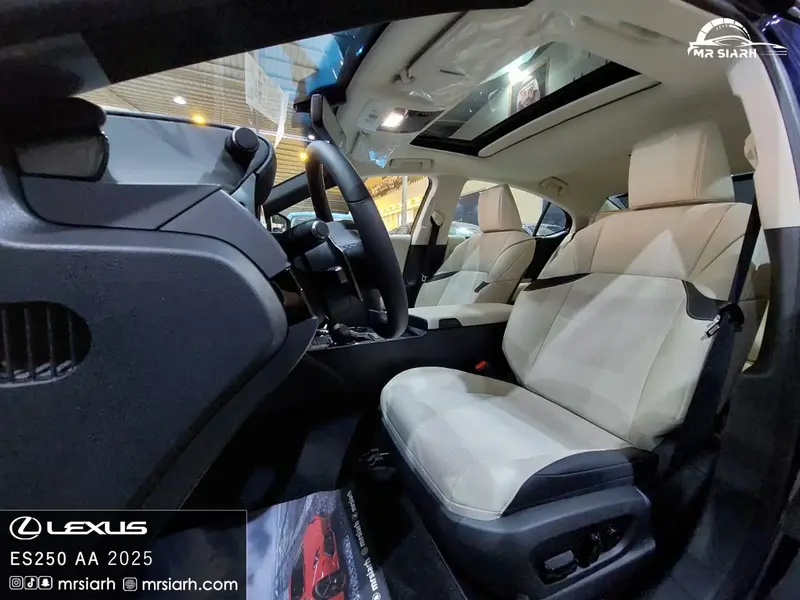 Lexus ES 2025