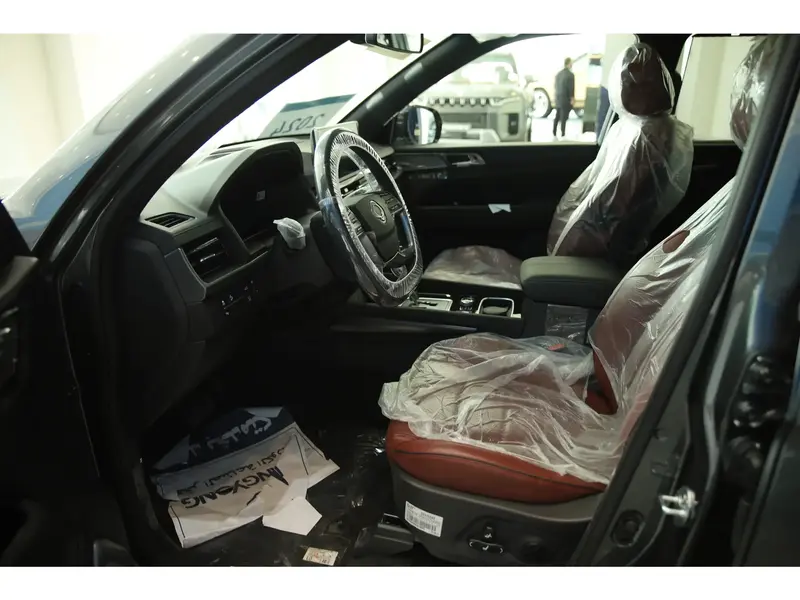 Discover undefined undefined Exterior Interior Images.Find all aspects and details of cars.