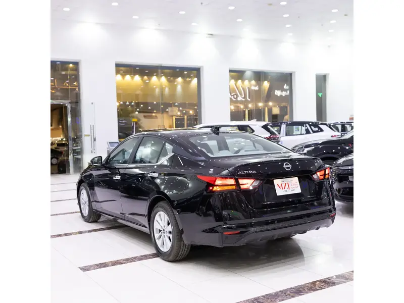Nissan Altima 2025