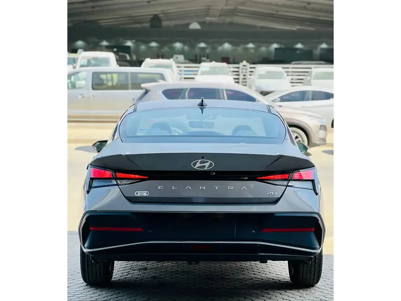 Hyundai Elantra 2025