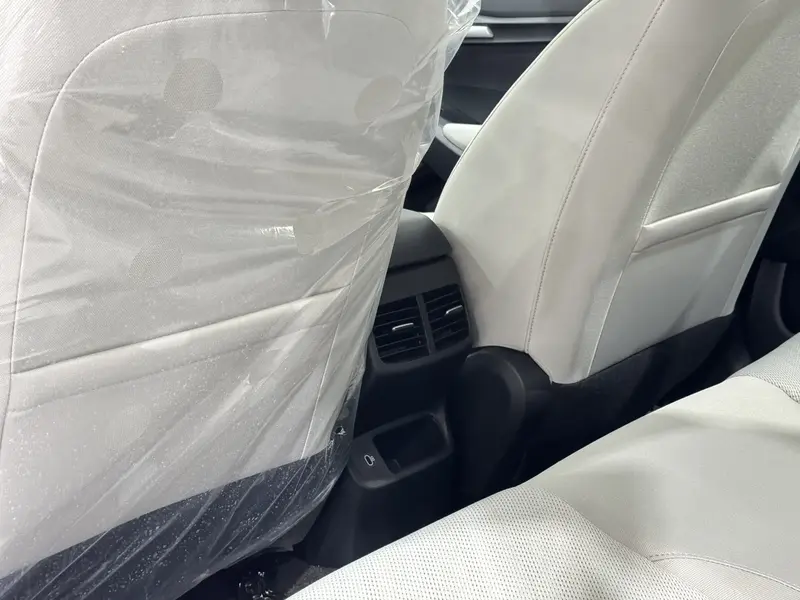 Discover undefined undefined Exterior Interior Images.Find all aspects and details of cars.