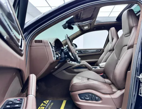 Porsche Cayenne GTS 2022