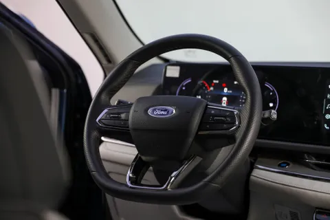 Discover undefined undefined Exterior Interior Images.Find all aspects and details of cars.