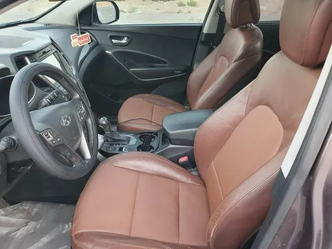 Discover undefined undefined Exterior Interior Images.Find all aspects and details of cars.