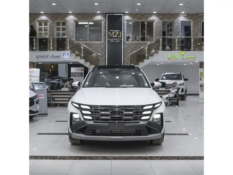 Discover undefined undefined Exterior Interior Images.Find all aspects and details of cars.