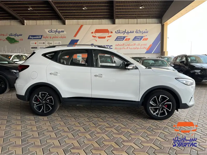 Discover undefined undefined Exterior Interior Images.Find all aspects and details of cars.
