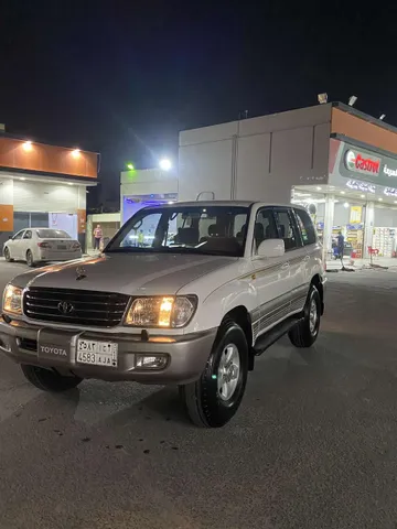Discover undefined undefined Exterior Interior Images.Find all aspects and details of cars.