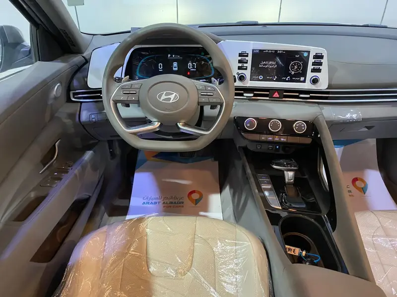 Hyundai Elantra 2025