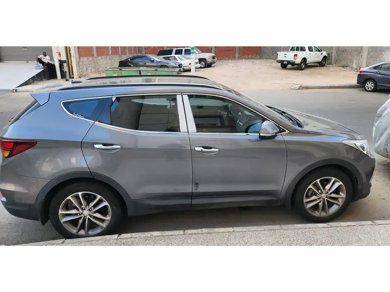 Discover undefined undefined Exterior Interior Images.Find all aspects and details of cars.