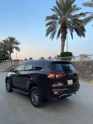 Isuzu MU-X 2022