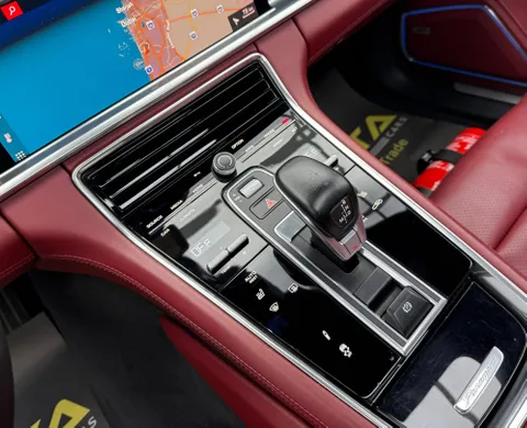 Porsche Panamera 3.0L Base 2021