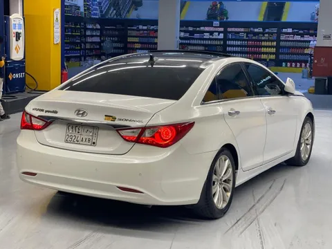 Discover undefined undefined Exterior Interior Images.Find all aspects and details of cars.