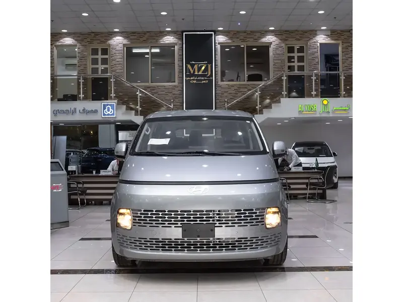 Discover undefined undefined Exterior Interior Images.Find all aspects and details of cars.
