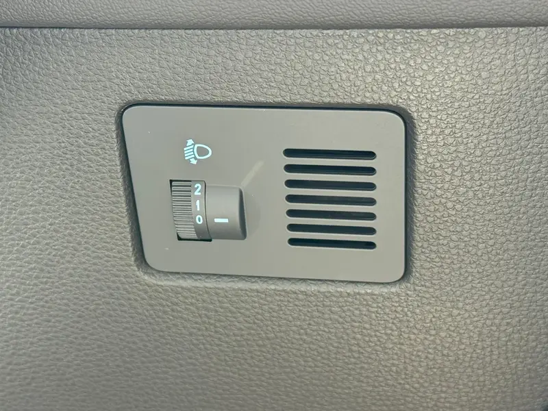 Discover undefined undefined Exterior Interior Images.Find all aspects and details of cars.