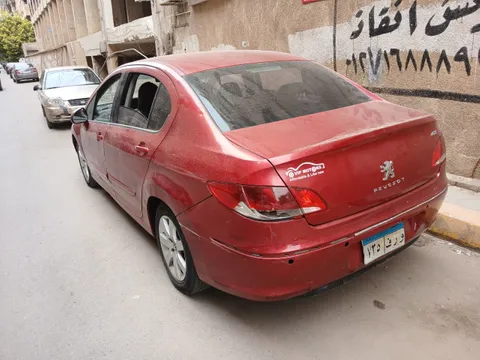 استكشف undefined undefined الصور الخارجية والداخلية. اكتشف جميع جوانب وتفاصيل السيارات.