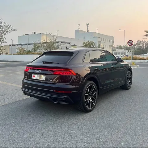 Audi Q8 55 TFSI quattro 340 HP 2021