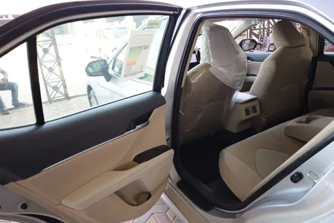 New Toyota Camry 2.5L GLE Hybrid 212 HP 2023