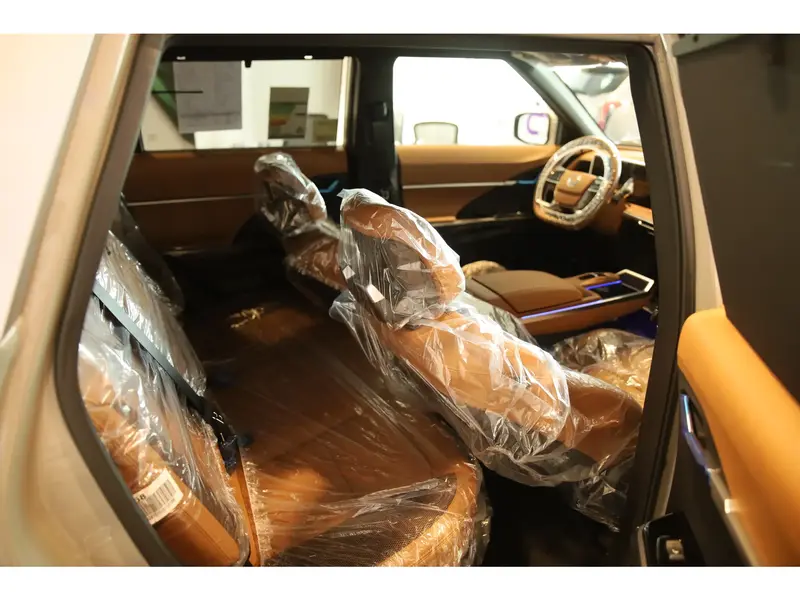 Discover undefined undefined Exterior Interior Images.Find all aspects and details of cars.