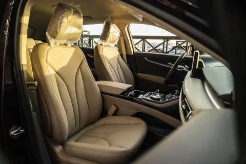 Discover undefined undefined Exterior Interior Images.Find all aspects and details of cars.
