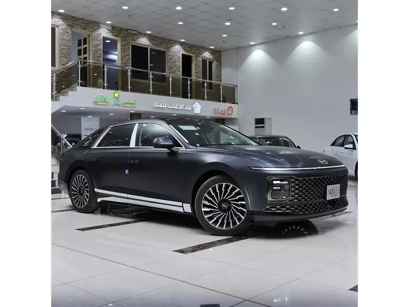Discover undefined undefined Exterior Interior Images.Find all aspects and details of cars.
