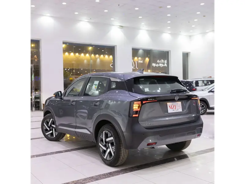 Discover undefined undefined Exterior Interior Images.Find all aspects and details of cars.