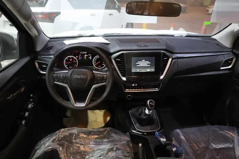 Discover undefined undefined Exterior Interior Images.Find all aspects and details of cars.