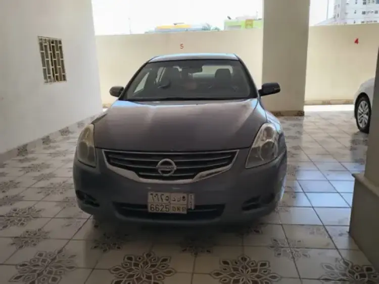 nissan nissan-altima image Nissan Altima 2011
