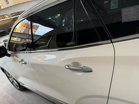 Discover undefined undefined Exterior Interior Images.Find all aspects and details of cars.