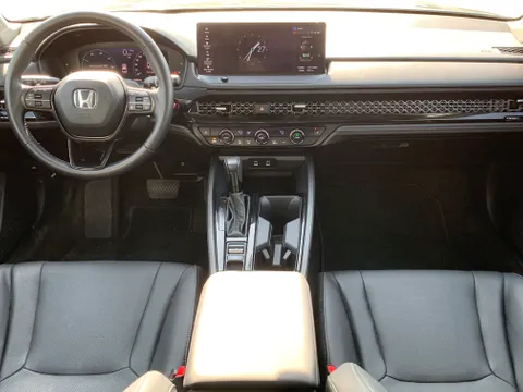 Discover undefined undefined Exterior Interior Images.Find all aspects and details of cars.