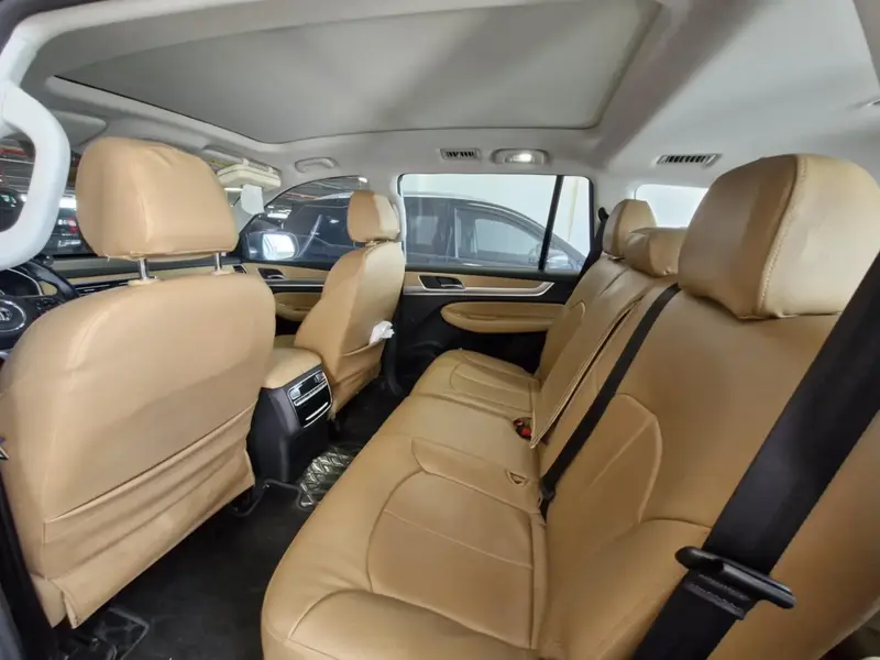 Discover undefined undefined Exterior Interior Images.Find all aspects and details of cars.