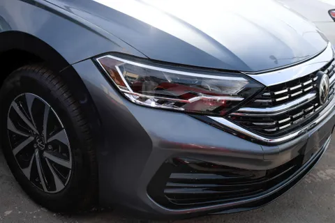 Discover undefined undefined Exterior Interior Images.Find all aspects and details of cars.