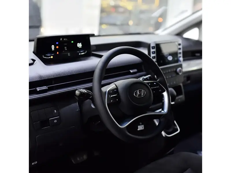 Hyundai Staria 2025