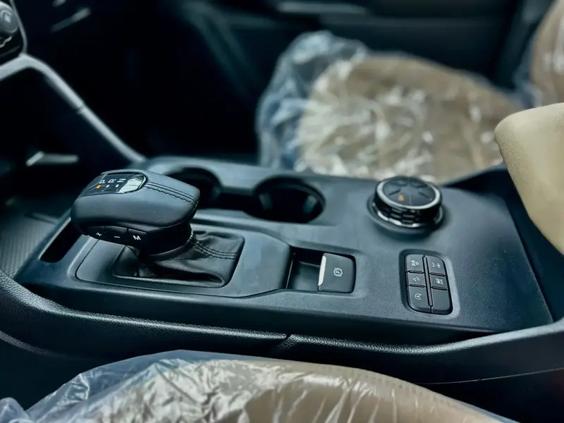 Ford EVEREST 2024