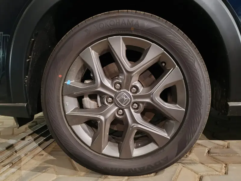 Discover undefined undefined Exterior Interior Images.Find all aspects and details of cars.