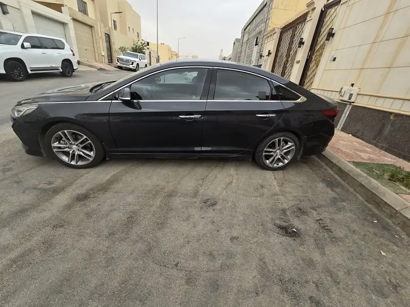Discover undefined undefined Exterior Interior Images.Find all aspects and details of cars.