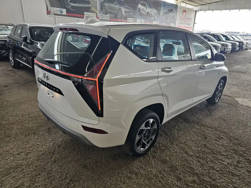 Discover undefined undefined Exterior Interior Images.Find all aspects and details of cars.