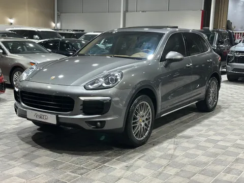 porsche cayenne image Porsche Cayenne Base 2016