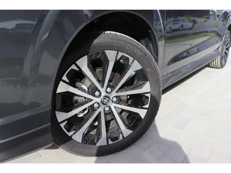 Discover undefined undefined Exterior Interior Images.Find all aspects and details of cars.
