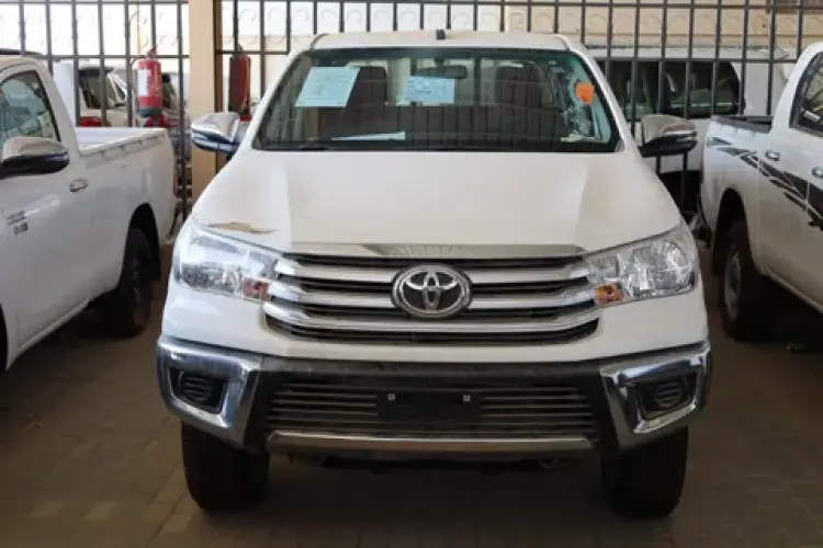 toyota toyota-hilux image New Toyota Hilux 2.4L GL 2 Double Cab M/T 4x4 2023